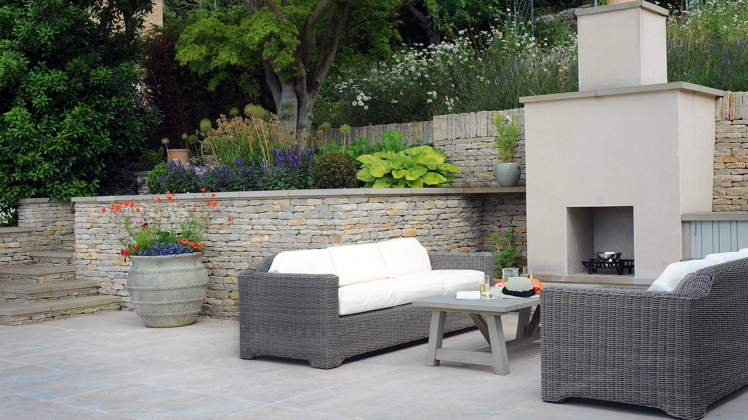 Country garden design with Cotswold stone walls & stonework